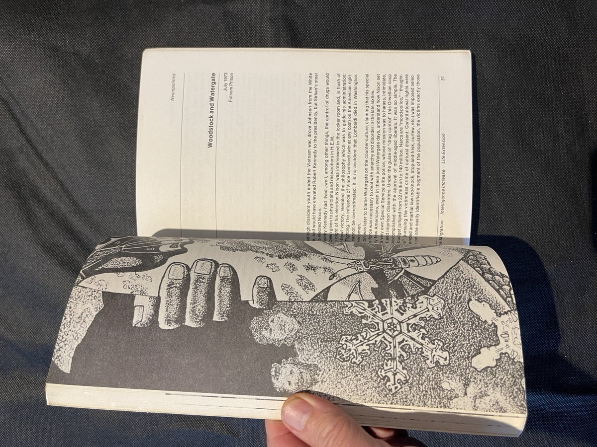 Timothy Leary Neuropolitics Paperback 1977 First Edition Sociobiology