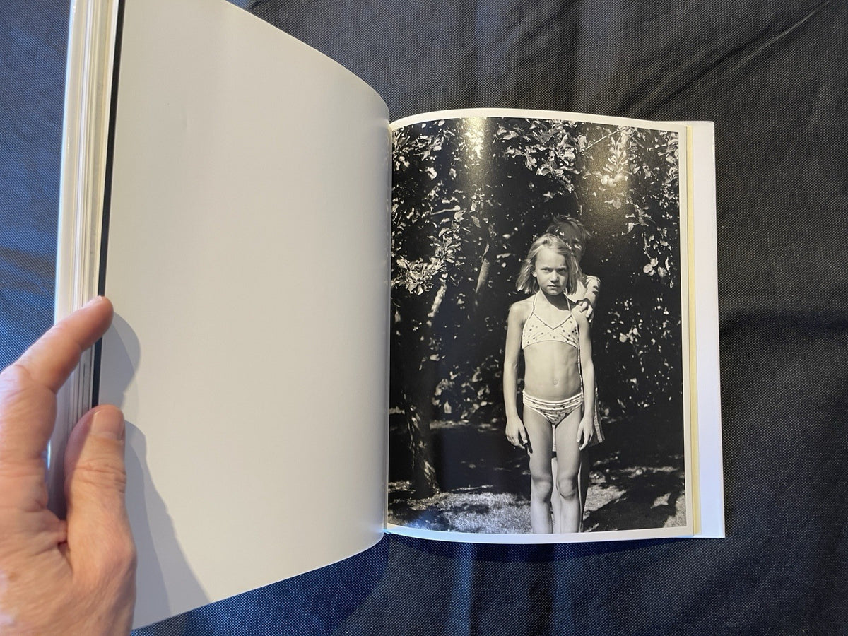 Collier Schorr Neighbors/Nachbarn HC 2006 1st Ed Illus Eng/Ger Steidl