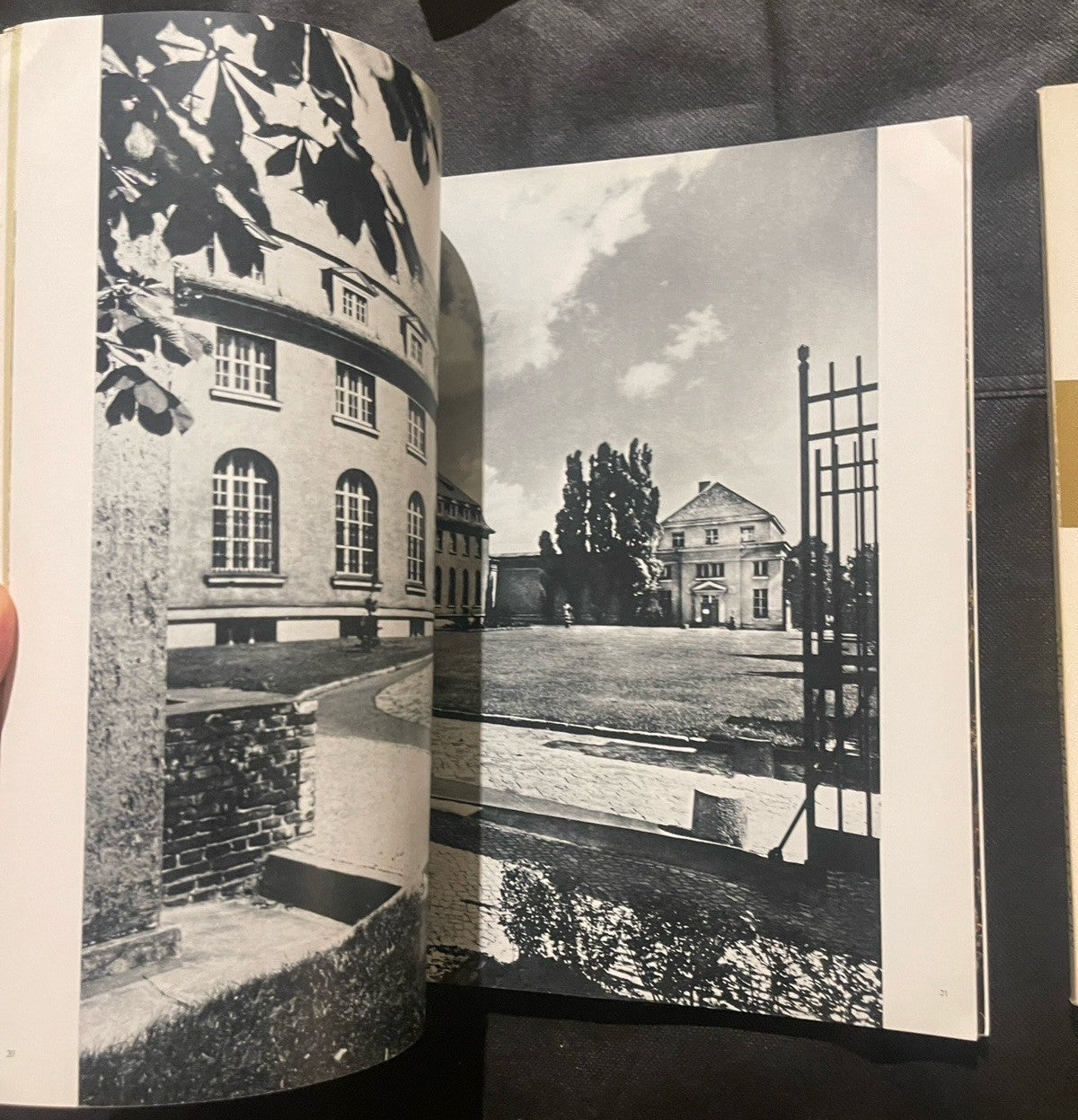 El Mundo de los Museos Berlin Jeu De Poume 1960’s Spanish Art Mags