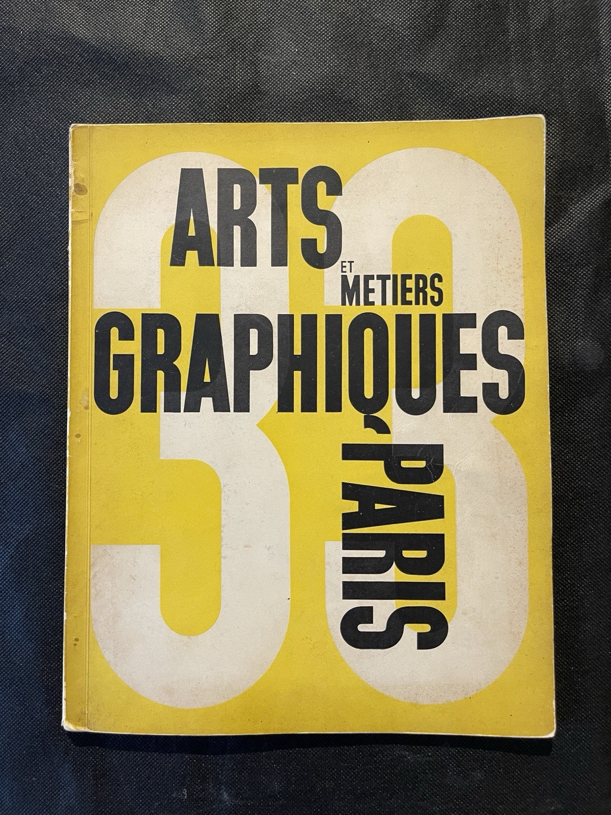 Arts et Métiers Graphiques No. 33 (Jan 15, 1933) – Brassaï Paris de Nuit – Rare