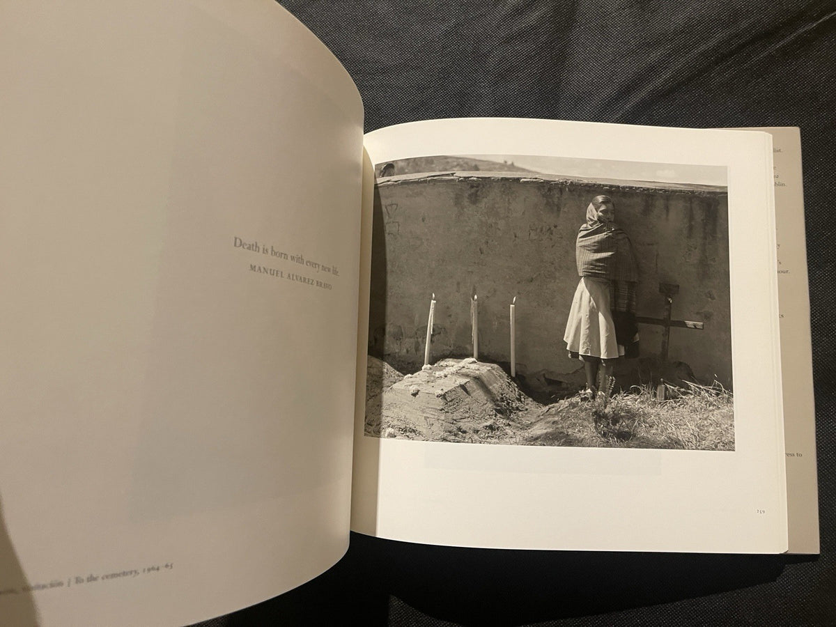 Thames & Hudson Manuel Alvarez Bravo: Photopoetry HC Illustrated w/ Dust Jacket