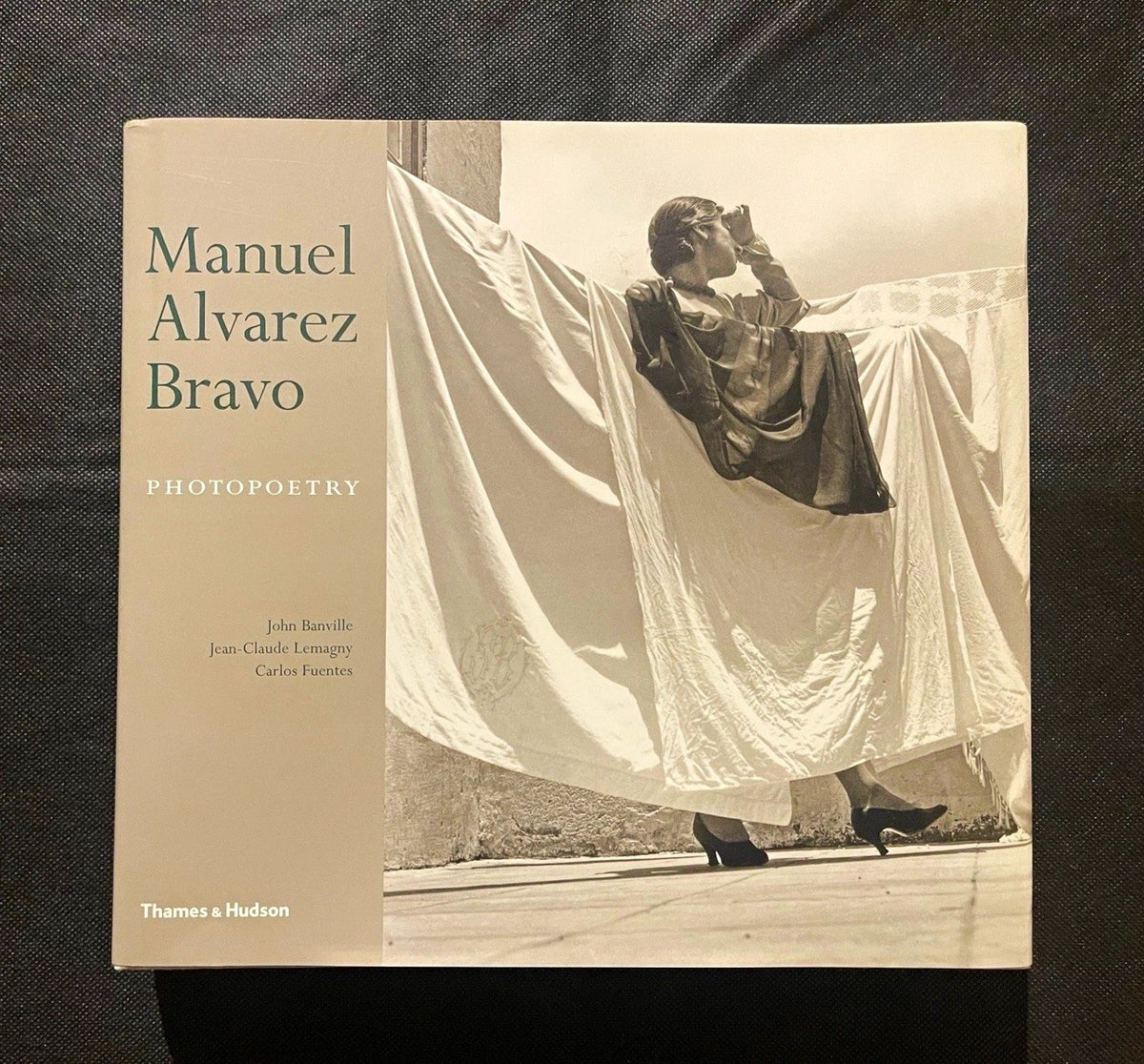 Thames & Hudson Manuel Alvarez Bravo: Photopoetry HC Illustrated w/ Dust Jacket