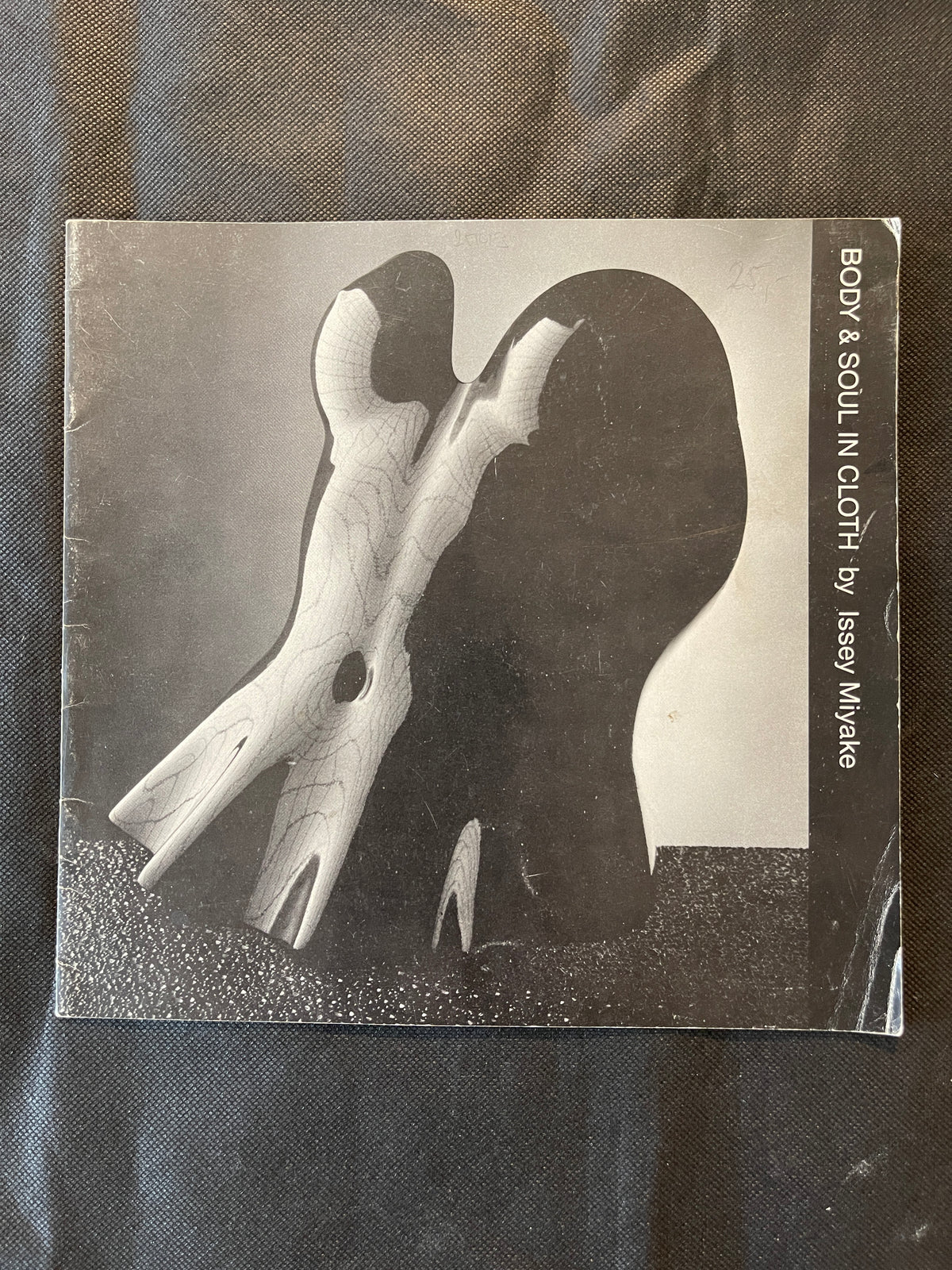 Issey Miyake – Body & Soul in Cloth
Rare 1981 exhibition/program publication